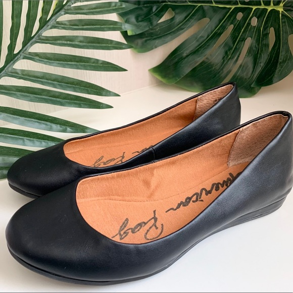 american rag ellie flats black